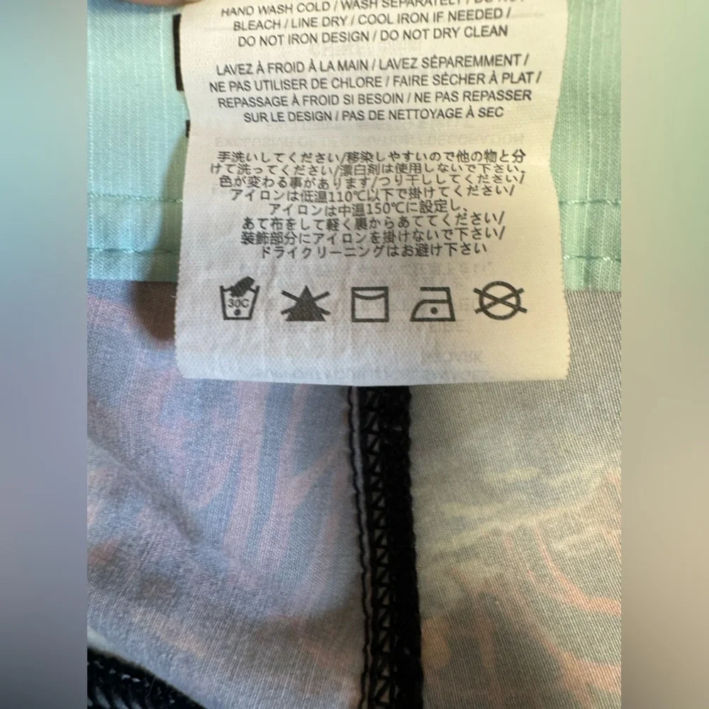 NWOT Roark Savage Swim Trunks SZ 33